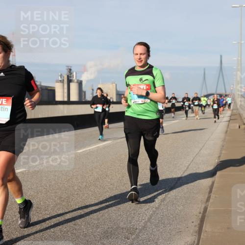 03.10.2025 - Köhlbrandbrückenlauf Lena Gebhardt http://msf.ph/oto/9140253 03.10.2025 09:58:04 Position 2 1649 meine-sportfotos.de