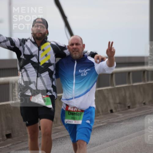 03.10.2025 - Köhlbrandbrückenlauf Jannik Wohlers http://msf.ph/oto/9140254 03.10.2025 16:11:31 Position 1 0, 0, 8593 meine-sportfotos.de