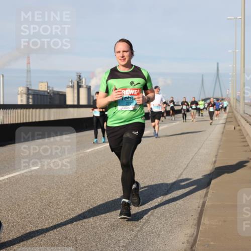 03.10.2025 - Köhlbrandbrückenlauf Lena Gebhardt http://msf.ph/oto/9140264 03.10.2025 09:58:04 Position 2 649, 2707 meine-sportfotos.de