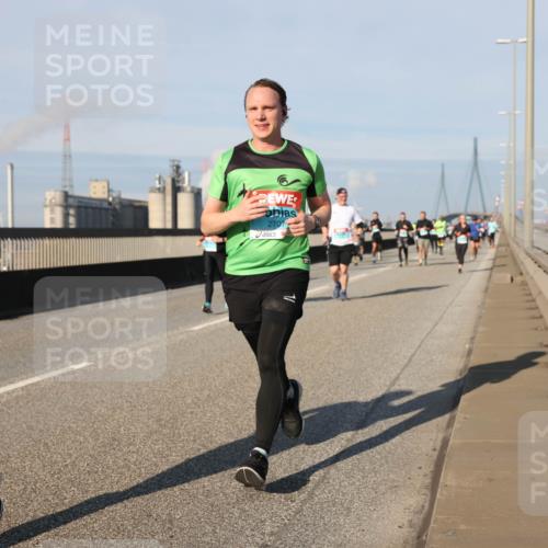 03.10.2025 - Köhlbrandbrückenlauf Lena Gebhardt http://msf.ph/oto/9140266 03.10.2025 09:58:04 Position 2 2707, 2 meine-sportfotos.de