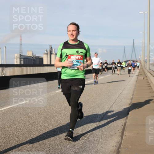 03.10.2025 - Köhlbrandbrückenlauf Lena Gebhardt http://msf.ph/oto/9140270 03.10.2025 09:58:04 Position 2 2707 meine-sportfotos.de