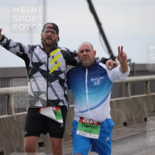 03.10.2025 - Köhlbrandbrückenlauf Jannik Wohlers http://msf.ph/oto/9140288 03.10.2025 16:11:32 Position 1 0, 0, 8593 meine-sportfotos.de