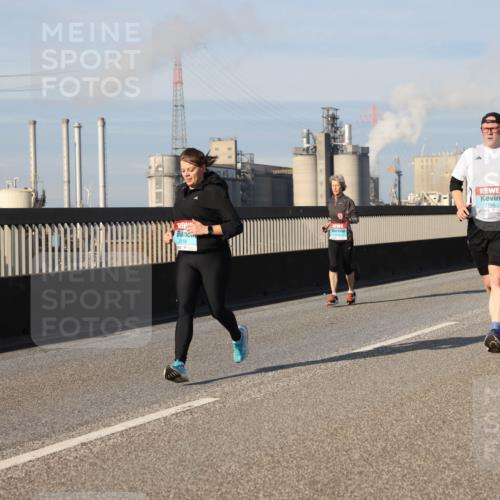 03.10.2025 - Köhlbrandbrückenlauf Lena Gebhardt http://msf.ph/oto/9140290 03.10.2025 09:58:05 Position 2 2118, 2750 meine-sportfotos.de