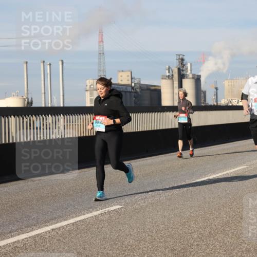 03.10.2025 - Köhlbrandbrückenlauf Lena Gebhardt http://msf.ph/oto/9140293 03.10.2025 09:58:05 Position 2 2118, 2750 meine-sportfotos.de