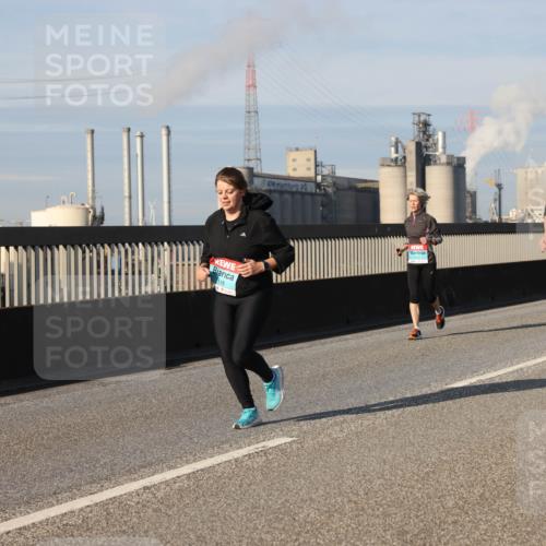 03.10.2025 - Köhlbrandbrückenlauf Lena Gebhardt http://msf.ph/oto/9140302 03.10.2025 09:58:06 Position 2 2750 meine-sportfotos.de