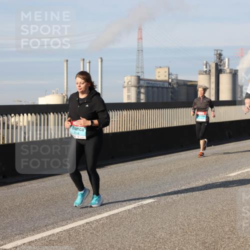 03.10.2025 - Köhlbrandbrückenlauf Lena Gebhardt http://msf.ph/oto/9140310 03.10.2025 09:58:06 Position 2 2118, 2750 meine-sportfotos.de
