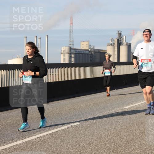 03.10.2025 - Köhlbrandbrückenlauf Lena Gebhardt http://msf.ph/oto/9140314 03.10.2025 09:58:06 Position 2 2118, 2750 meine-sportfotos.de