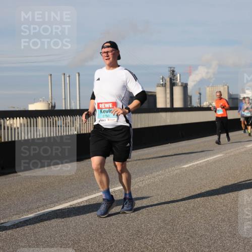 03.10.2025 - Köhlbrandbrückenlauf Lena Gebhardt http://msf.ph/oto/9140335 03.10.2025 09:58:07 Position 2 2750 meine-sportfotos.de