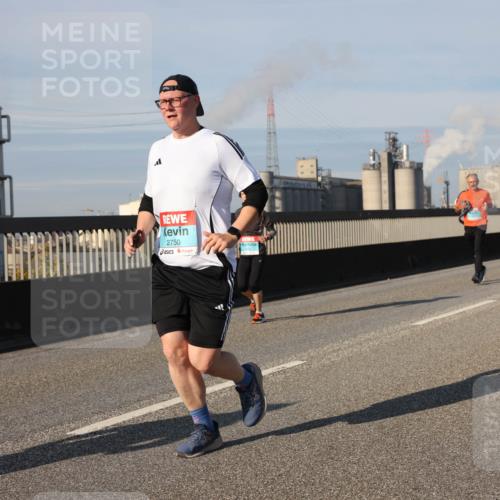 03.10.2025 - Köhlbrandbrückenlauf Lena Gebhardt http://msf.ph/oto/9140345 03.10.2025 09:58:07 Position 2 2750 meine-sportfotos.de