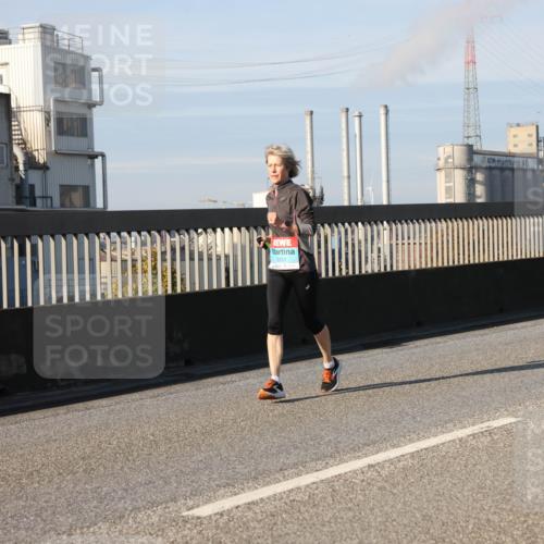 03.10.2025 - Köhlbrandbrückenlauf Lena Gebhardt http://msf.ph/oto/9140352 03.10.2025 09:58:08 Position 2 3252 meine-sportfotos.de