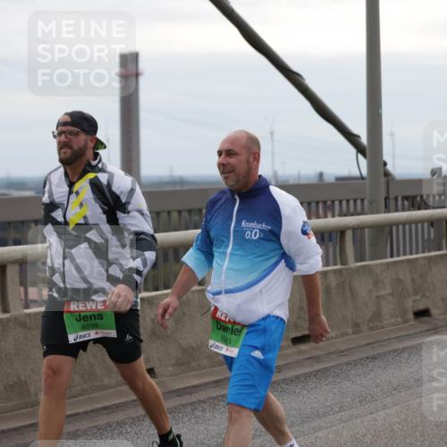 03.10.2025 - Köhlbrandbrückenlauf Jannik Wohlers http://msf.ph/oto/9140366 03.10.2025 16:11:36 Position 1 9298, 0, 0, 8593, 6 meine-sportfotos.de