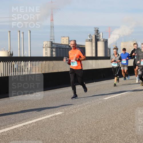 03.10.2025 - Köhlbrandbrückenlauf Lena Gebhardt http://msf.ph/oto/9140368 03.10.2025 09:58:09 Position 2 3576, 1720 meine-sportfotos.de