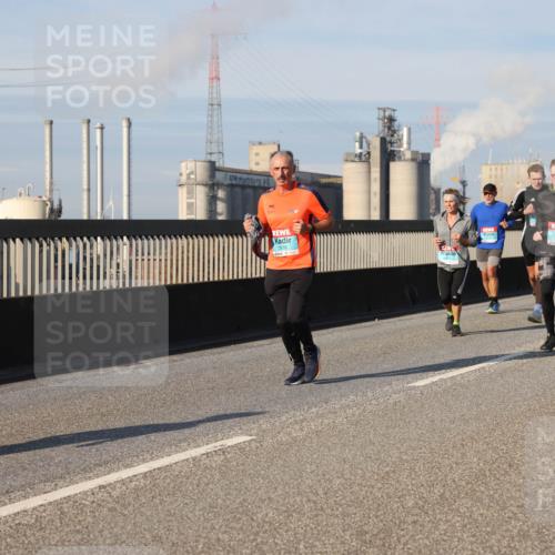 03.10.2025 - Köhlbrandbrückenlauf Lena Gebhardt http://msf.ph/oto/9140375 03.10.2025 09:58:09 Position 2 1720 meine-sportfotos.de