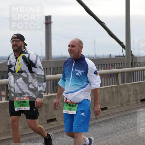 03.10.2025 - Köhlbrandbrückenlauf Jannik Wohlers http://msf.ph/oto/9140378 03.10.2025 16:11:36 Position 1 9298, 6, 0, 0, 8593 meine-sportfotos.de