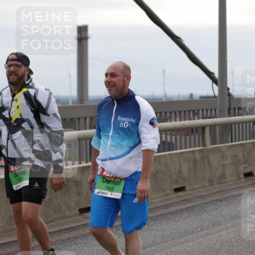 03.10.2025 - Köhlbrandbrückenlauf Jannik Wohlers http://msf.ph/oto/9140385 03.10.2025 16:11:36 Position 1 929, 0, 0, 8593 meine-sportfotos.de