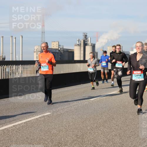 03.10.2025 - Köhlbrandbrückenlauf Lena Gebhardt http://msf.ph/oto/9140388 03.10.2025 09:58:10 Position 2 3576, 1720 meine-sportfotos.de