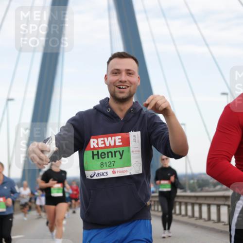 03.10.2025 - Köhlbrandbrückenlauf Jannik Wohlers http://msf.ph/oto/9140392 03.10.2025 15:32:49 Position 1 8127, 8127, 8029 meine-sportfotos.de