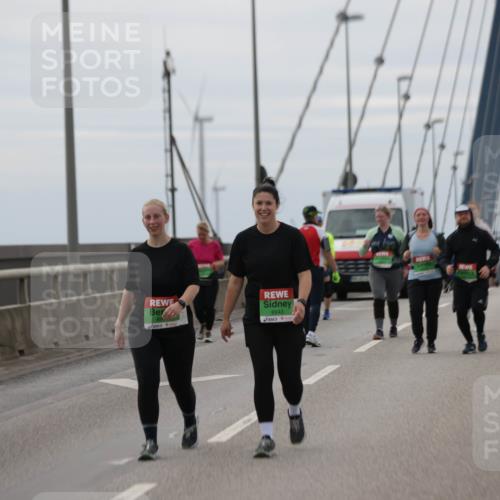 03.10.2025 - Köhlbrandbrückenlauf Jannik Wohlers http://msf.ph/oto/9140395 03.10.2025 16:12:23 Position 1 8943 meine-sportfotos.de