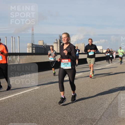 03.10.2025 - Köhlbrandbrückenlauf Lena Gebhardt http://msf.ph/oto/9140399 03.10.2025 09:58:11 Position 2 1720 meine-sportfotos.de