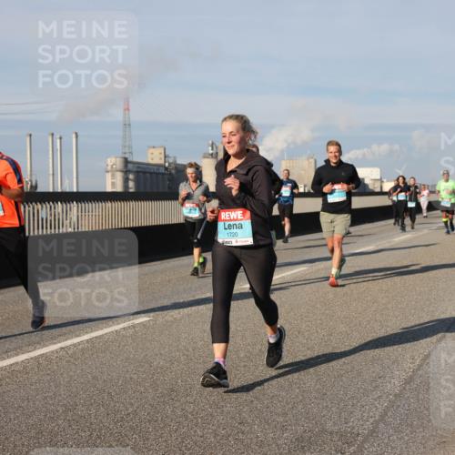 03.10.2025 - Köhlbrandbrückenlauf Lena Gebhardt http://msf.ph/oto/9140400 03.10.2025 09:58:11 Position 2 1720 meine-sportfotos.de