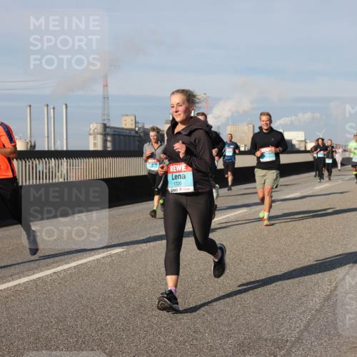 03.10.2025 - Köhlbrandbrückenlauf Lena Gebhardt http://msf.ph/oto/9140405 03.10.2025 09:58:11 Position 2 1720 meine-sportfotos.de