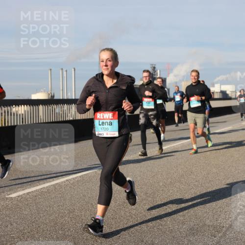 03.10.2025 - Köhlbrandbrückenlauf Lena Gebhardt http://msf.ph/oto/9140413 03.10.2025 09:58:11 Position 2 3576, 1720 meine-sportfotos.de