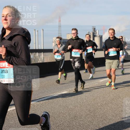 03.10.2025 - Köhlbrandbrückenlauf Lena Gebhardt http://msf.ph/oto/9140423 03.10.2025 09:58:11 Position 2 1720, 1551 meine-sportfotos.de
