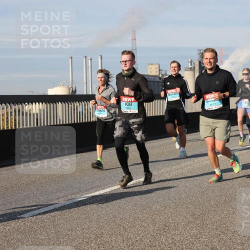 03.10.2025 - Köhlbrandbrückenlauf Lena Gebhardt http://msf.ph/oto/9140425 03.10.2025 09:58:12 Position 2 1551, 2423, 2577 meine-sportfotos.de