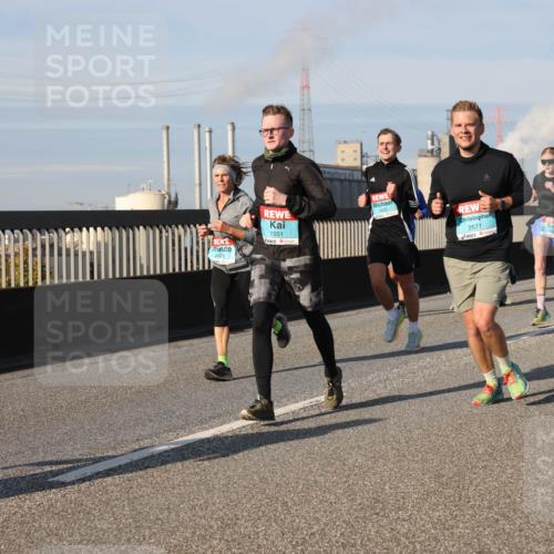 03.10.2025 - Köhlbrandbrückenlauf Lena Gebhardt http://msf.ph/oto/9140428 03.10.2025 09:58:12 Position 2 1551, 2423, 2577 meine-sportfotos.de