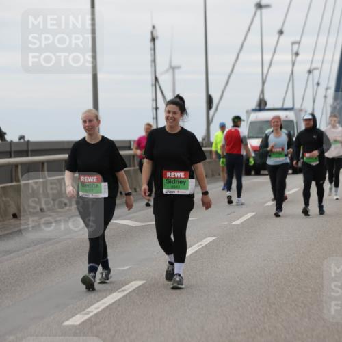 03.10.2025 - Köhlbrandbrückenlauf Jannik Wohlers http://msf.ph/oto/9140432 03.10.2025 16:12:25 Position 1 8944, 8943 meine-sportfotos.de