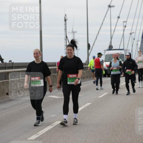 03.10.2025 - Köhlbrandbrückenlauf Jannik Wohlers http://msf.ph/oto/9140444 03.10.2025 16:12:25 Position 1 8944, 8943 meine-sportfotos.de