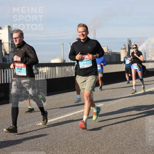 03.10.2025 - Köhlbrandbrückenlauf Lena Gebhardt http://msf.ph/oto/9140445 03.10.2025 09:58:13 Position 2 1551, 2577 meine-sportfotos.de