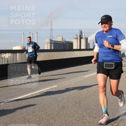 03.10.2025 - Köhlbrandbrückenlauf Lena Gebhardt http://msf.ph/oto/9140485 03.10.2025 09:58:15 Position 2 30 meine-sportfotos.de
