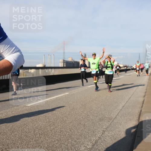 03.10.2025 - Köhlbrandbrückenlauf Lena Gebhardt http://msf.ph/oto/9140501 03.10.2025 09:58:16 Position 2  meine-sportfotos.de