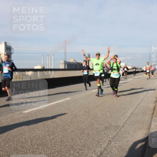 03.10.2025 - Köhlbrandbrückenlauf Lena Gebhardt http://msf.ph/oto/9140503 03.10.2025 09:58:16 Position 2  meine-sportfotos.de