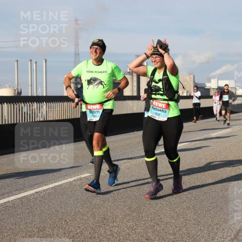 03.10.2025 - Köhlbrandbrückenlauf Lena Gebhardt http://msf.ph/oto/9140514 03.10.2025 09:58:17 Position 2 2089, 1956 meine-sportfotos.de