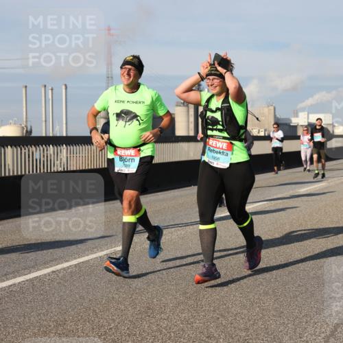 03.10.2025 - Köhlbrandbrückenlauf Lena Gebhardt http://msf.ph/oto/9140517 03.10.2025 09:58:17 Position 2 2089, 1956 meine-sportfotos.de