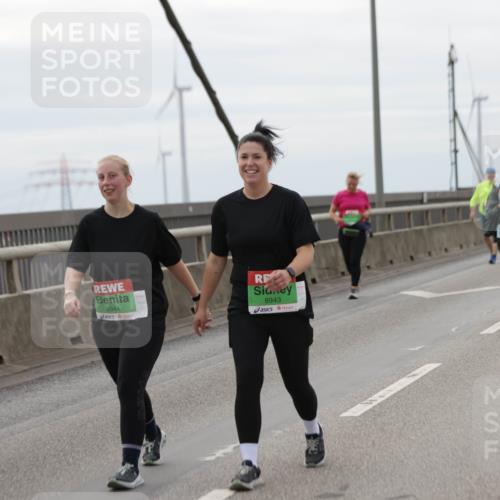 03.10.2025 - Köhlbrandbrückenlauf Jannik Wohlers http://msf.ph/oto/9140518 03.10.2025 16:12:28 Position 1 8944, 8943 meine-sportfotos.de