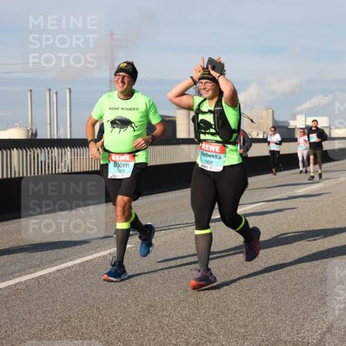 03.10.2025 - Köhlbrandbrückenlauf Lena Gebhardt http://msf.ph/oto/9140521 03.10.2025 09:58:17 Position 2 2089, 1956 meine-sportfotos.de