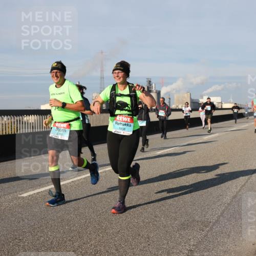 03.10.2025 - Köhlbrandbrückenlauf Lena Gebhardt http://msf.ph/oto/9140529 03.10.2025 09:58:17 Position 2 2089, 1956 meine-sportfotos.de