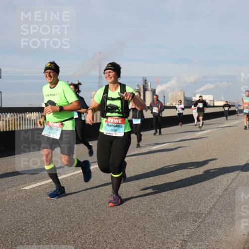 03.10.2025 - Köhlbrandbrückenlauf Lena Gebhardt http://msf.ph/oto/9140532 03.10.2025 09:58:17 Position 2 2089, 1956 meine-sportfotos.de