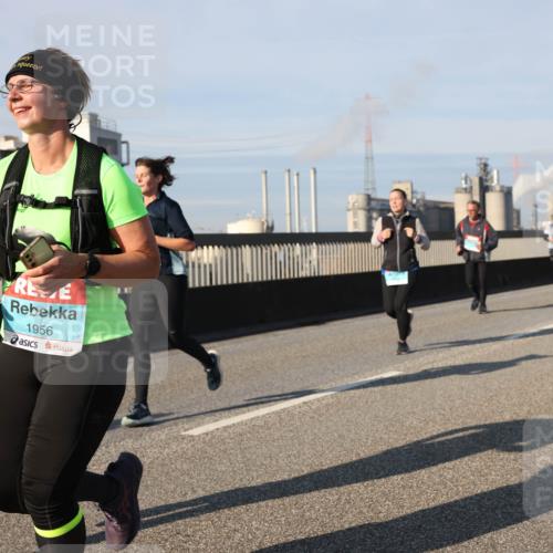 03.10.2025 - Köhlbrandbrückenlauf Lena Gebhardt http://msf.ph/oto/9140539 03.10.2025 09:58:18 Position 2 2089, 1956, 0 meine-sportfotos.de