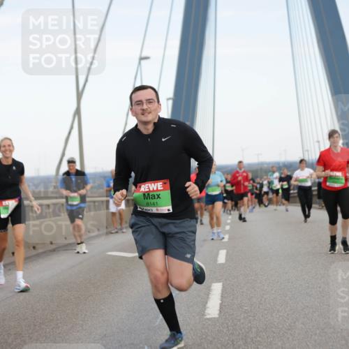03.10.2025 - Köhlbrandbrückenlauf Jannik Wohlers http://msf.ph/oto/9140541 03.10.2025 15:32:53 Position 1 8141 meine-sportfotos.de