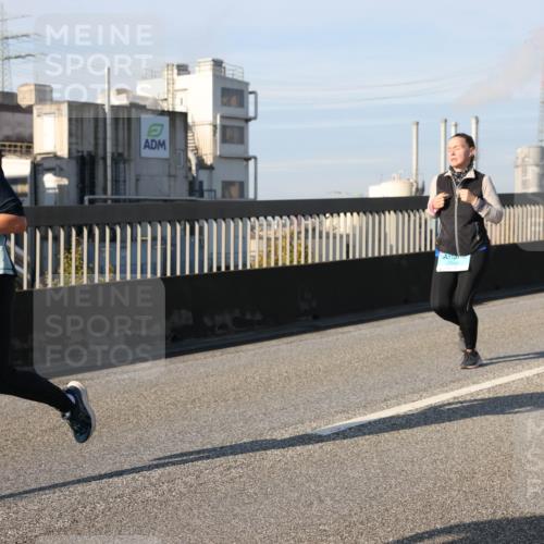 03.10.2025 - Köhlbrandbrückenlauf Lena Gebhardt http://msf.ph/oto/9140556 03.10.2025 09:58:19 Position 2 2064 meine-sportfotos.de