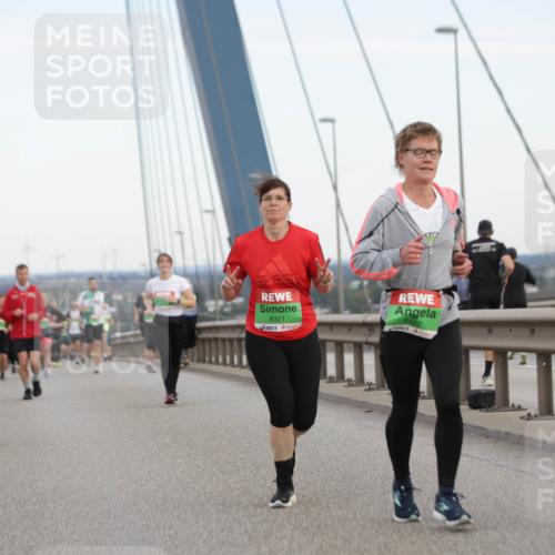 03.10.2025 - Köhlbrandbrückenlauf Jannik Wohlers http://msf.ph/oto/9140564 03.10.2025 15:32:54 Position 1 8321, 482 meine-sportfotos.de