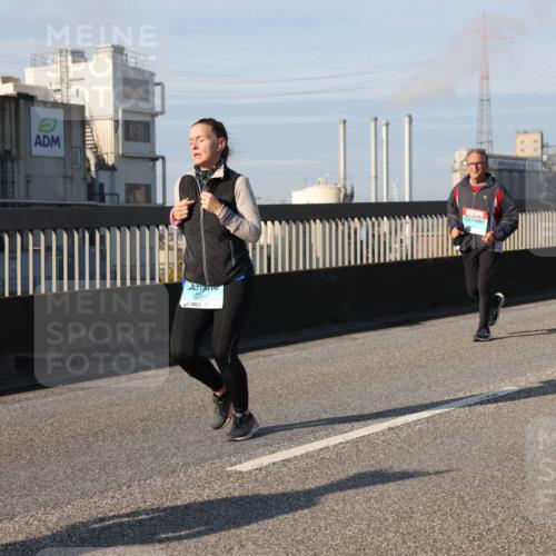 03.10.2025 - Köhlbrandbrückenlauf Lena Gebhardt http://msf.ph/oto/9140573 03.10.2025 09:58:19 Position 2 2949 meine-sportfotos.de