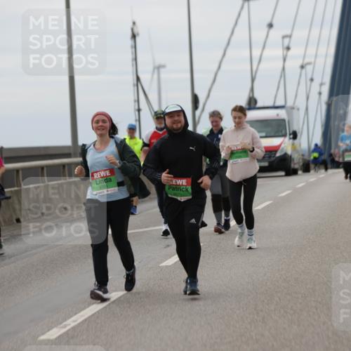 03.10.2025 - Köhlbrandbrückenlauf Jannik Wohlers http://msf.ph/oto/9140574 03.10.2025 16:12:29 Position 1 8701, 8671 meine-sportfotos.de