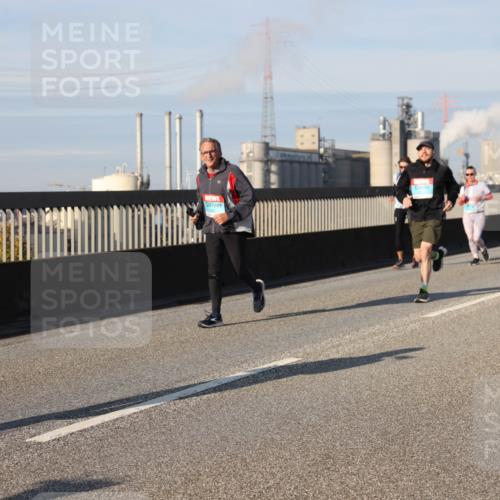 03.10.2025 - Köhlbrandbrückenlauf Lena Gebhardt http://msf.ph/oto/9140579 03.10.2025 09:58:20 Position 2 2949 meine-sportfotos.de