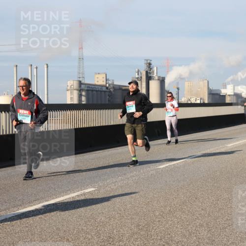 03.10.2025 - Köhlbrandbrückenlauf Lena Gebhardt http://msf.ph/oto/9140586 03.10.2025 09:58:20 Position 2  meine-sportfotos.de