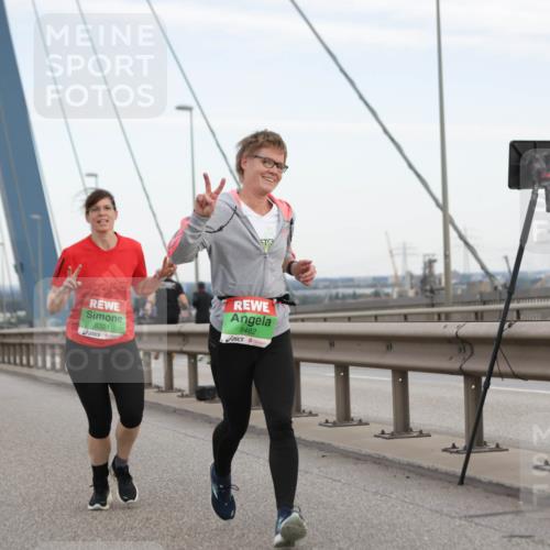 03.10.2025 - Köhlbrandbrückenlauf Jannik Wohlers http://msf.ph/oto/9140594 03.10.2025 15:32:55 Position 1 8321, 8482 meine-sportfotos.de
